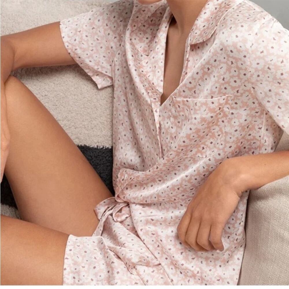 Barefoot Dreams Washed Satin Pajama Shorts Sz M - Picture 5 of 5
